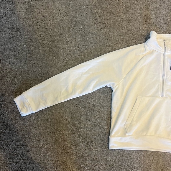 Women’s medium puma 1/2 zip up - Picture 6 of 7